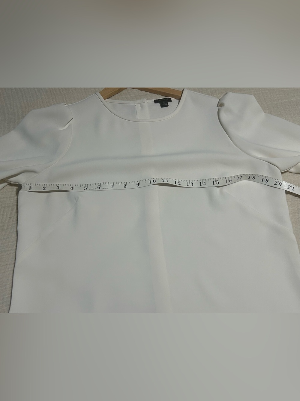 ANN TAYLOR
Cream Long-Sleeve Blouse - Classic Women's Top - Picture 9 of 11